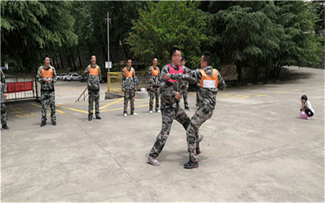 西安企业公司拓展训练,西安亲子拓展团建,西安室内拓展场地