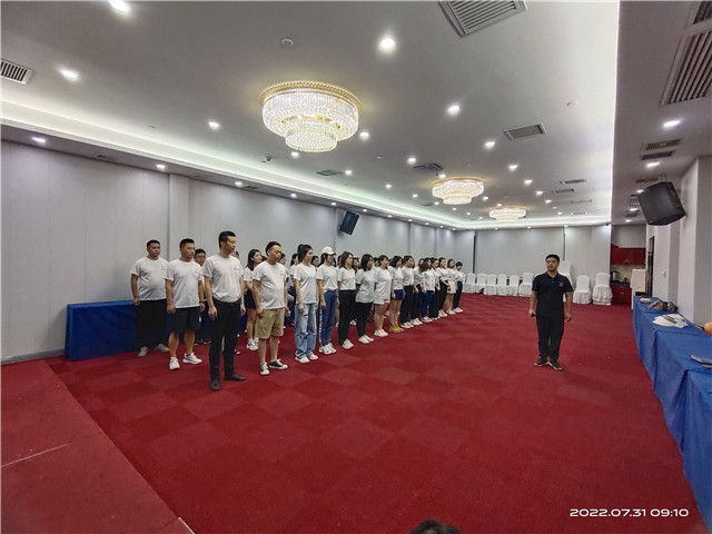 西安户外拓展训练团建,西安军事拓展训练营,西安室内的拓展团建公司