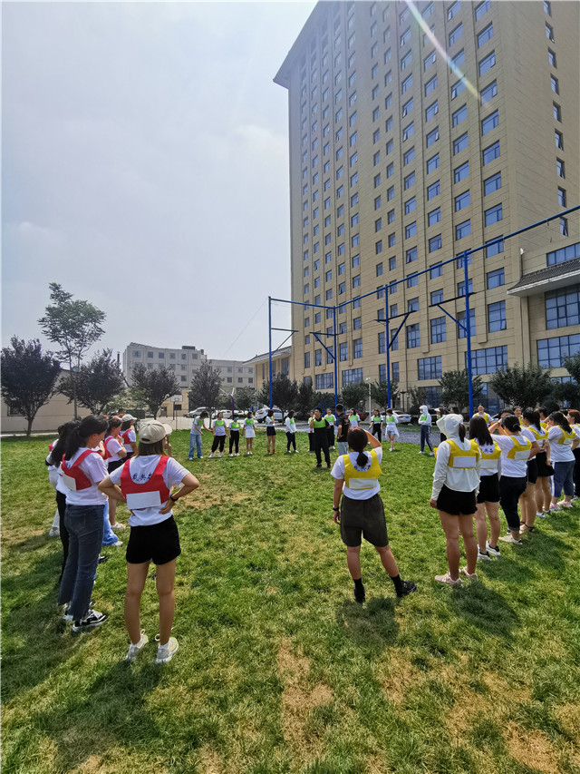 西安户外拓展同学会,西安周边军事拓展训练,西安可以开会做团建的地方