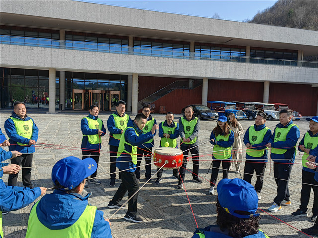 西安农家乐拓展活动,西安青少年户外拓展团建,西安室内亲子拓展团建公司